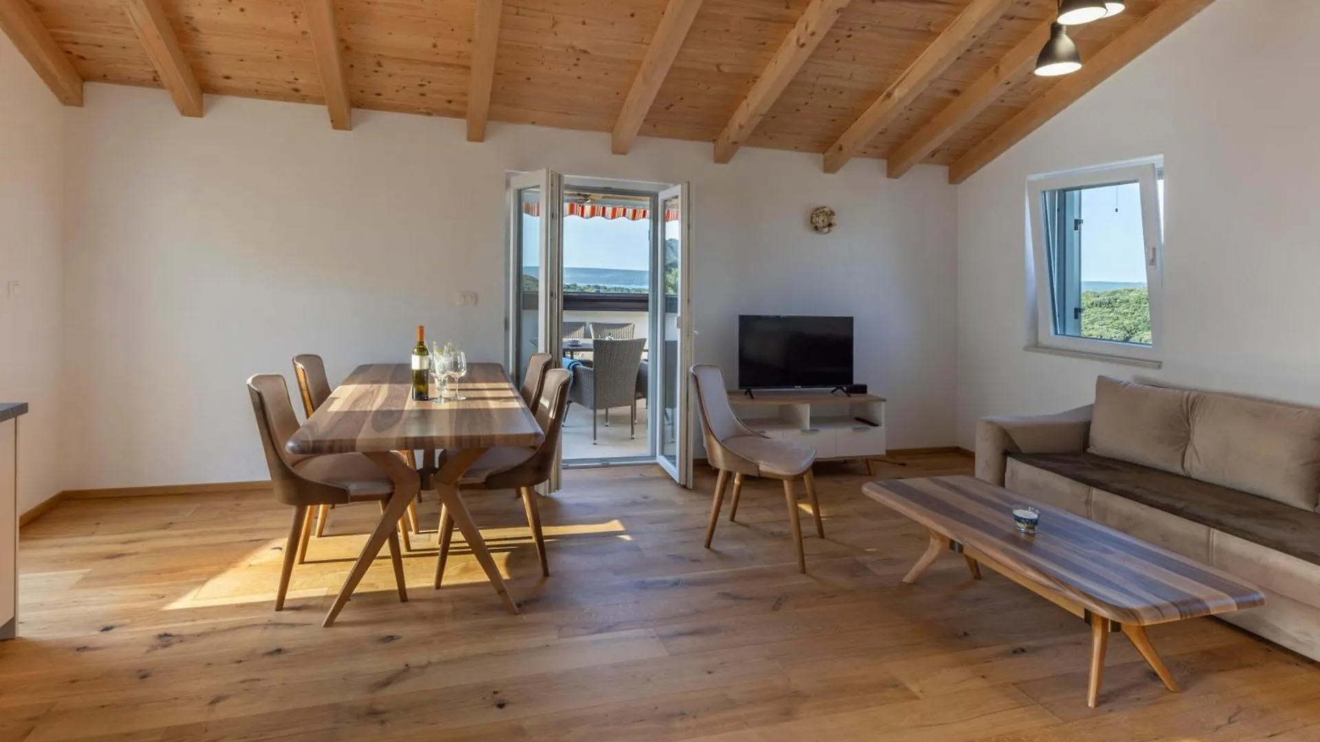 Apartments With A Parking Space Sveti Jakov, Losinj - 24153 Mali Losinj